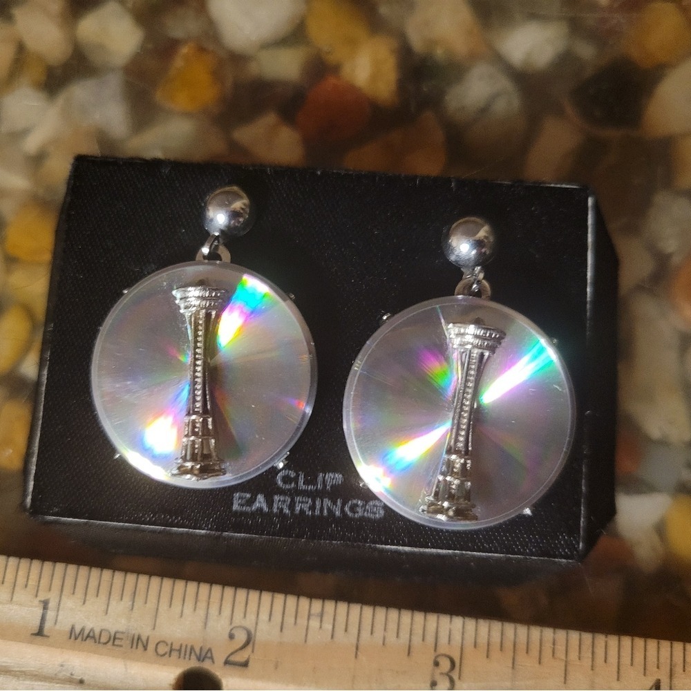 Vintage Seattle‎ World's Fair 1962 silver earings and shirt cuffs spaceneedle